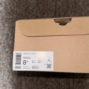 Air Jordan 1 SE  W 8.5 / M 7